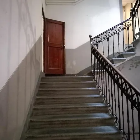 La Perla In Piazza Duomo * פיאטרה סנטה